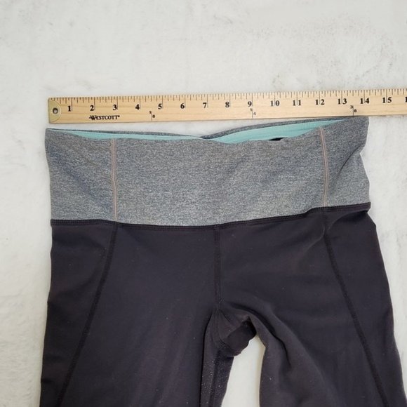 Lululemon Women's Gather And Crow Crop size 6 - Picture 12 of 15